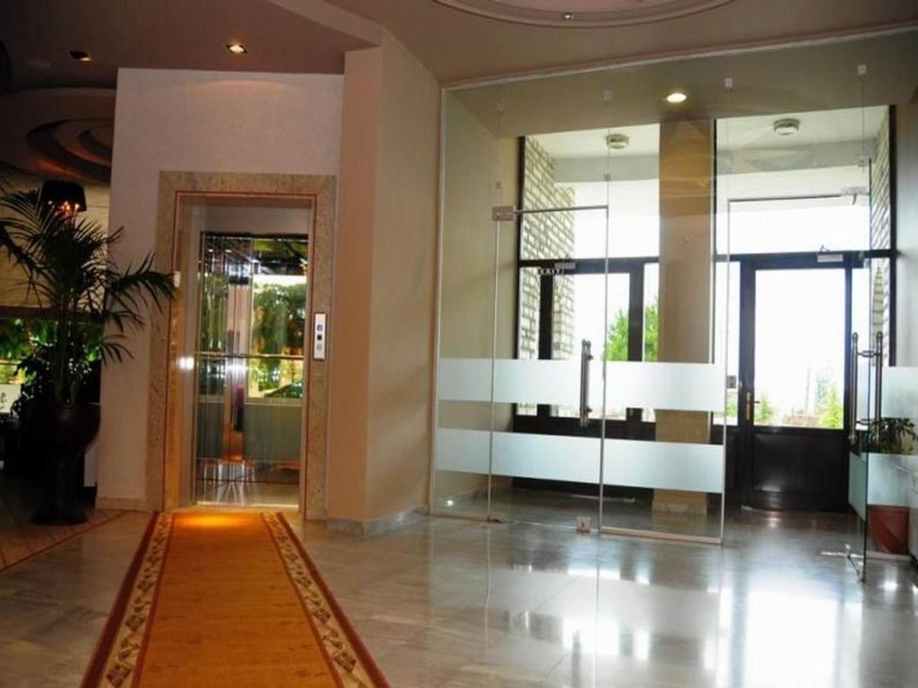 Hotel George Korce Eksteriør billede